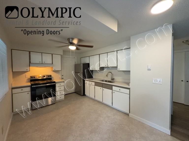 2344 Carpenter Rd Se - Photo 4 of 15
