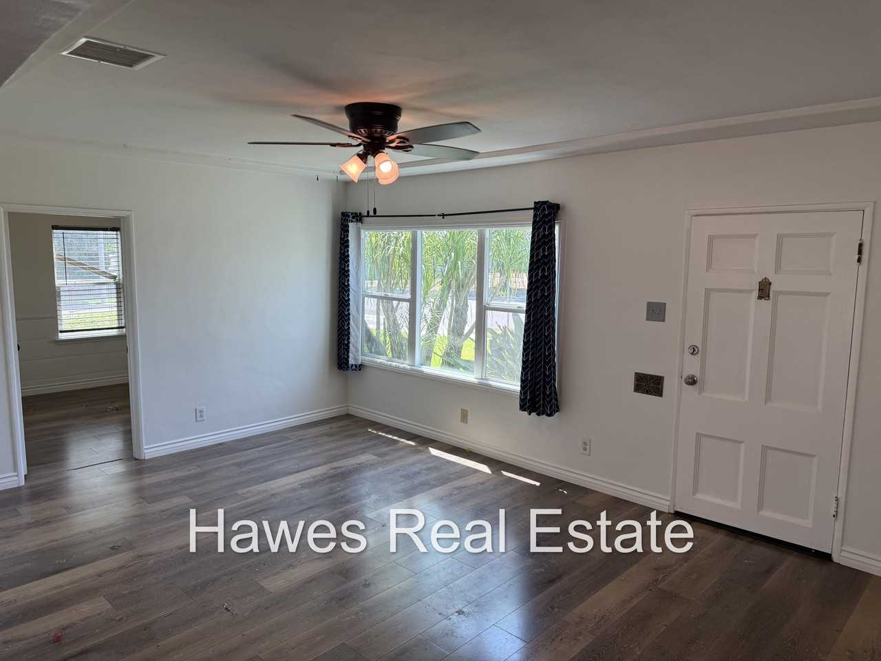 1079 E 7th St - Photo 2 of 22