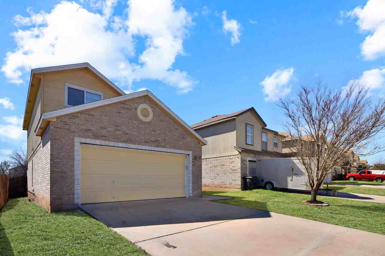 3302 Regency Dr - Photo 3 of 19