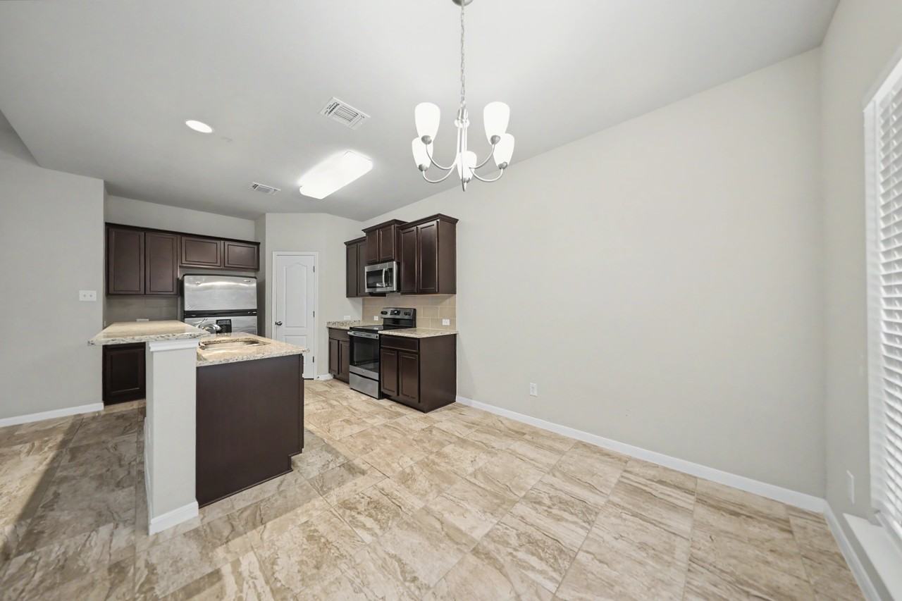 7508 Hudson Grove Dr - Photo 5 of 24