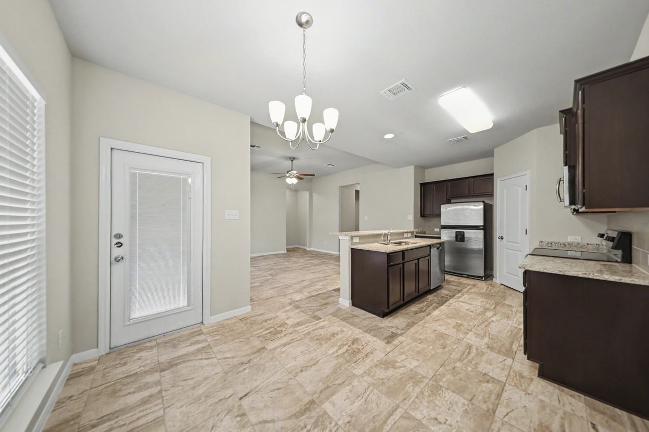 7508 Hudson Grove Dr - Photo 6 of 24