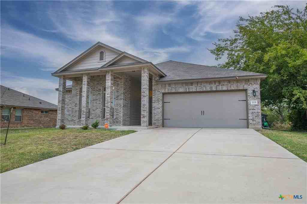215 Danielle Dr - Photo 3 of 44