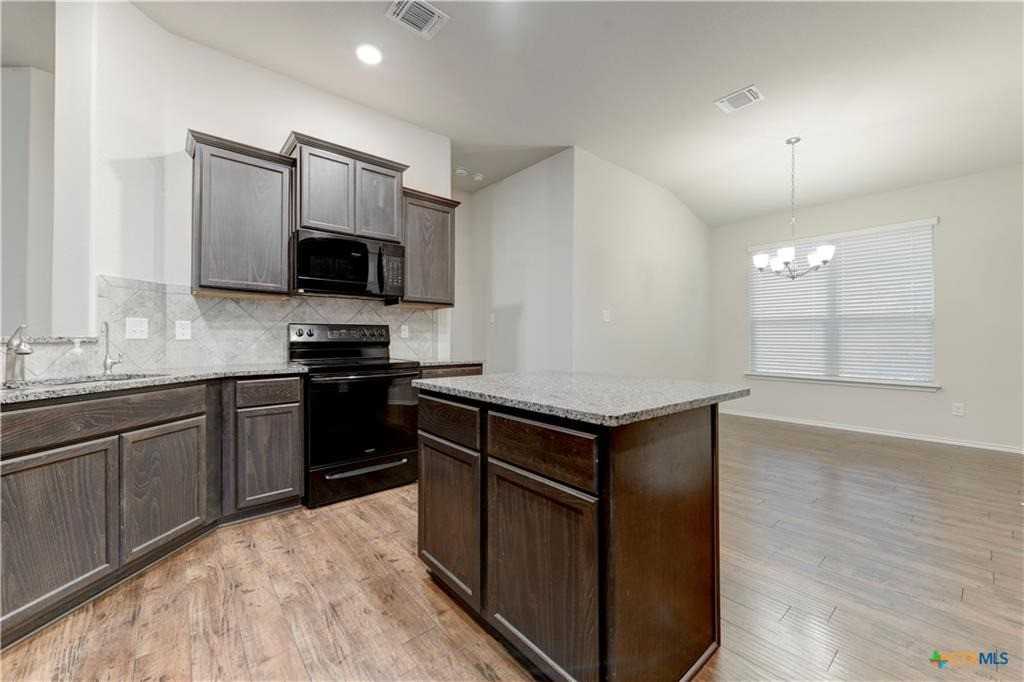 215 Danielle Dr - Photo 6 of 44