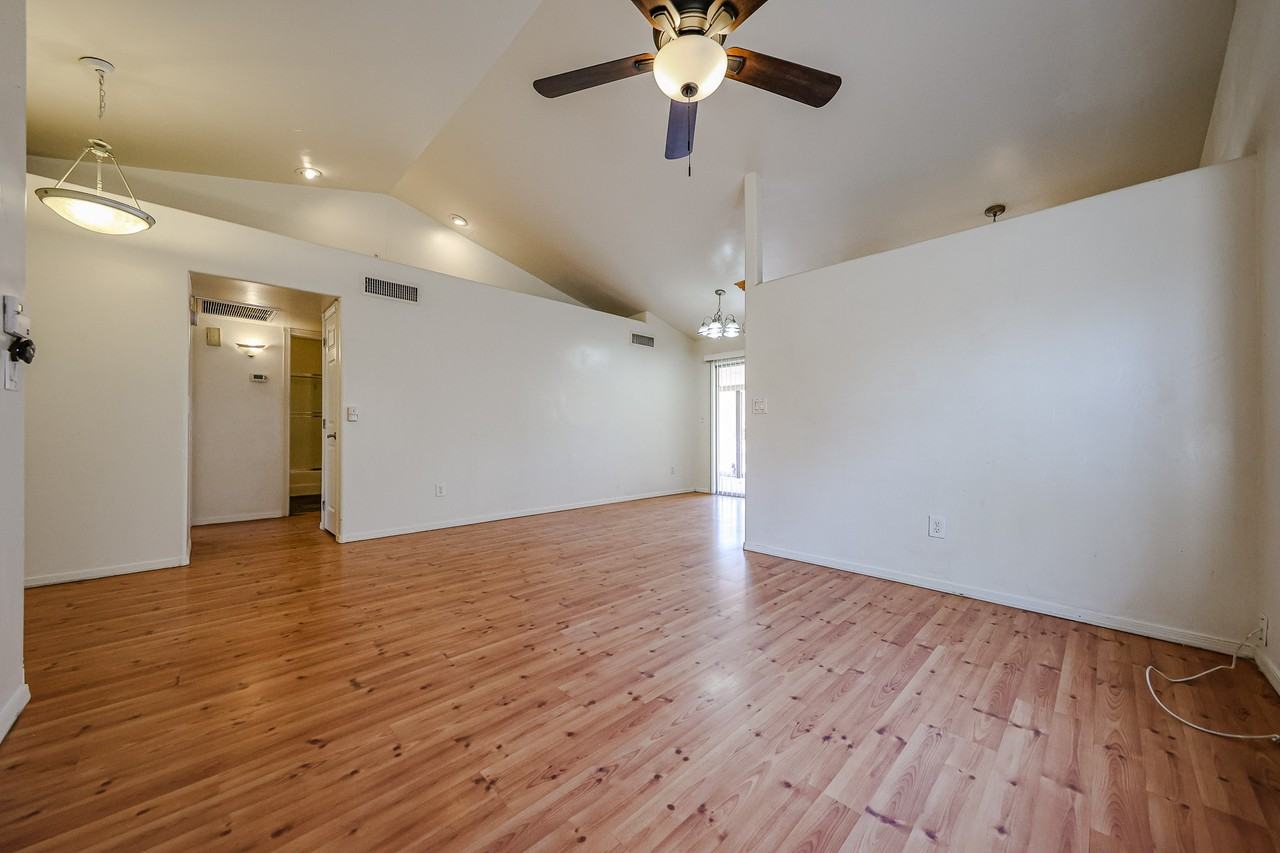 2834 E Isabella Ave - Photo 4 of 31