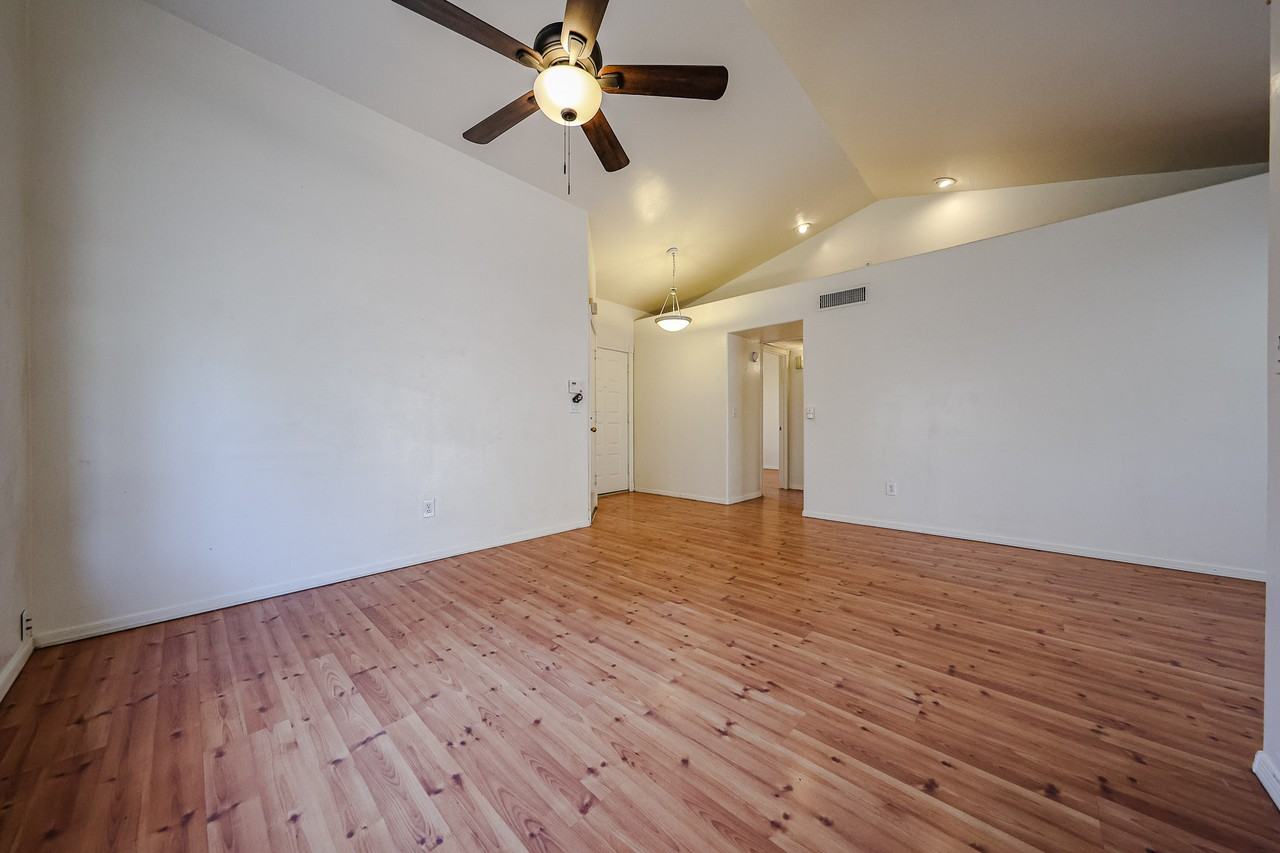 2834 E Isabella Ave - Photo 3 of 31
