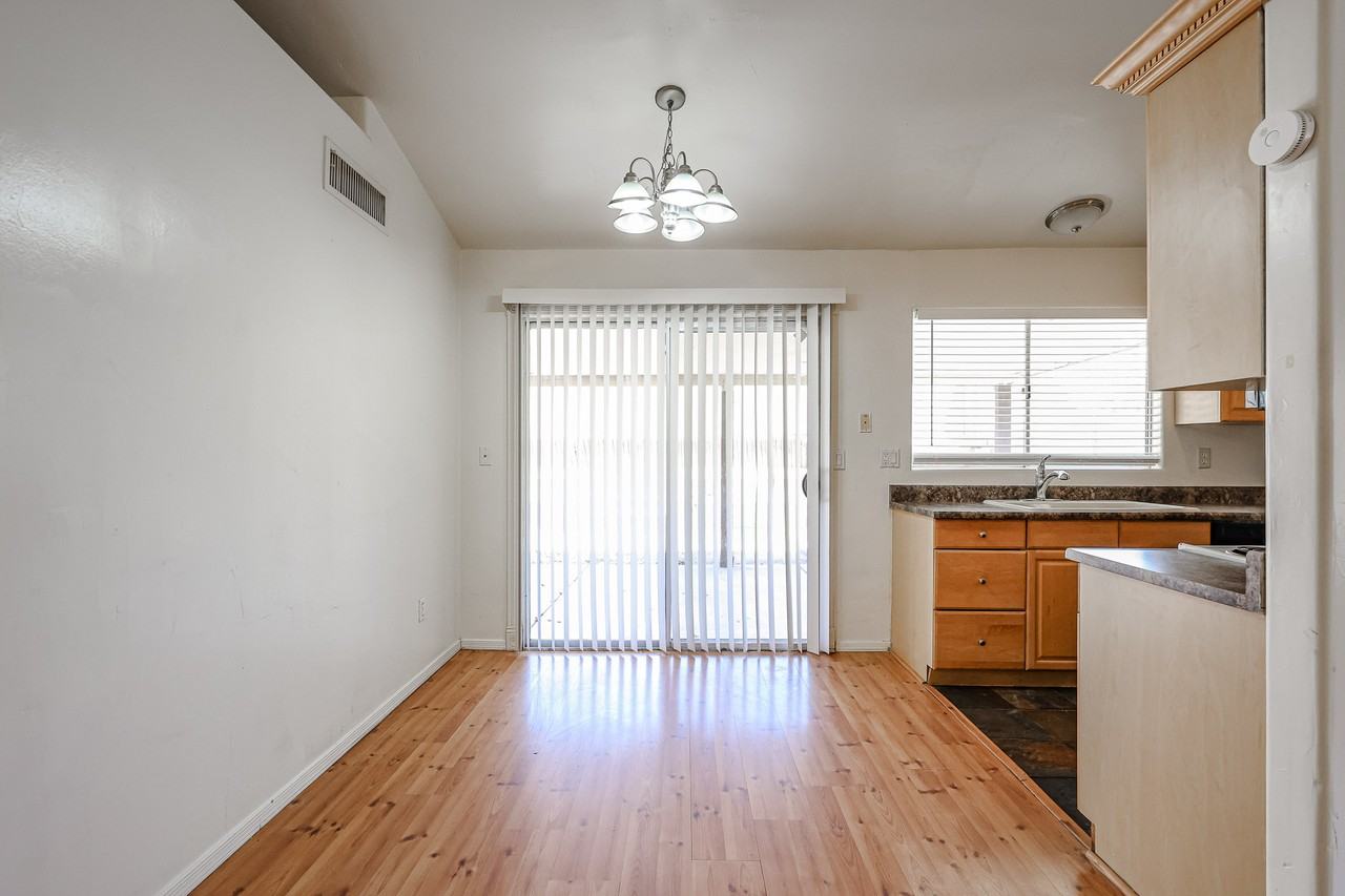 2834 E Isabella Ave - Photo 5 of 31