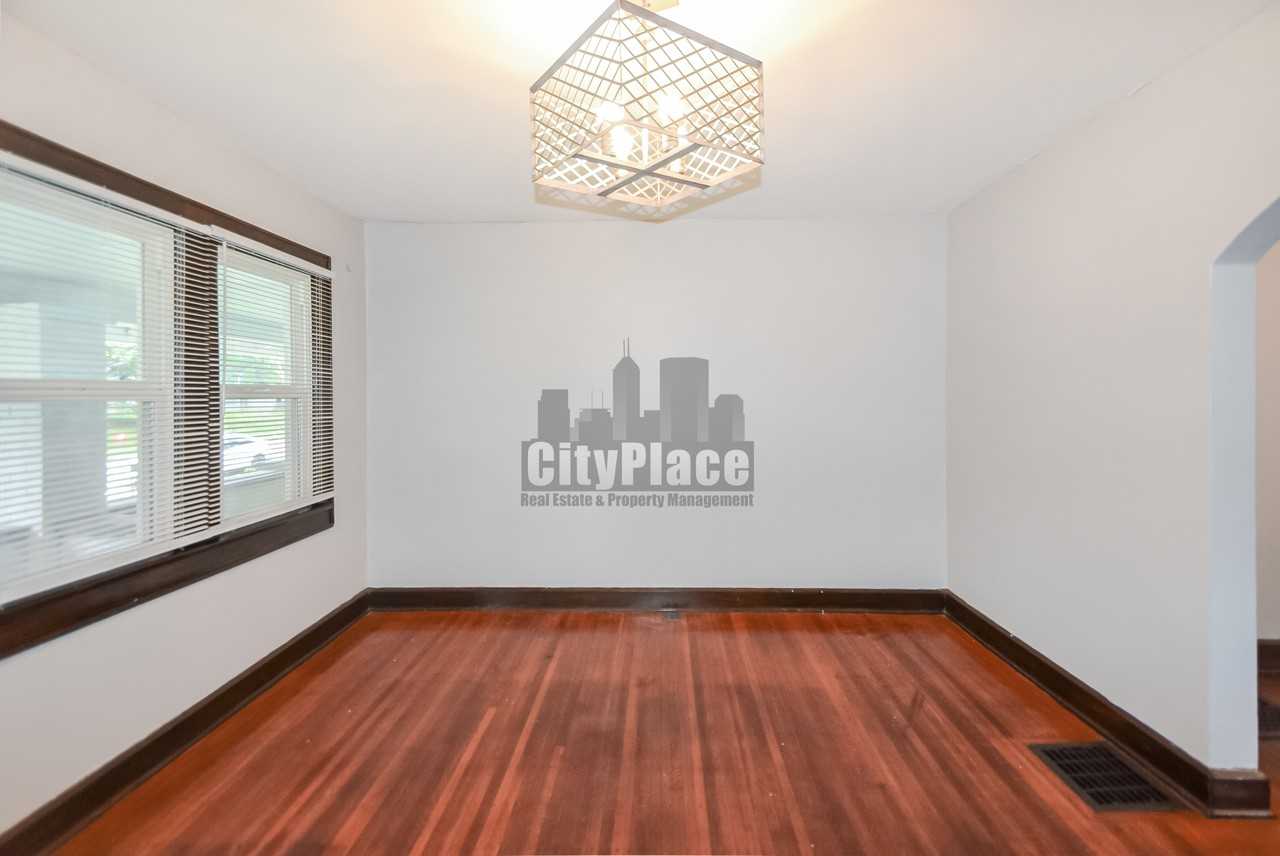 721 N Denny St - Photo 7 of 18