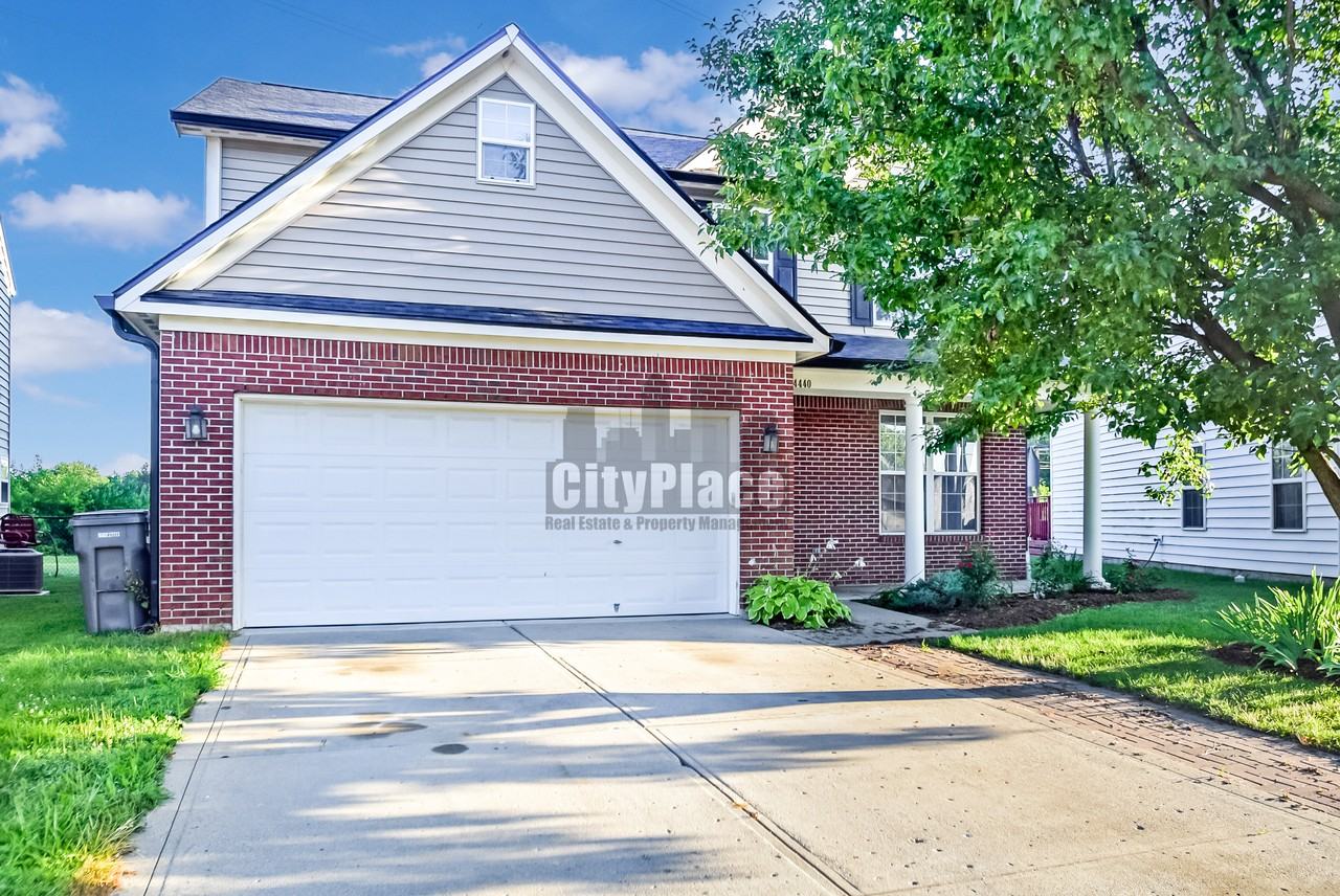 4440 Valley Trace Dr - Photo 4 of 34