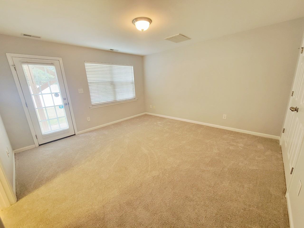 8827 Thornton Town Pl - Photo 5 of 50