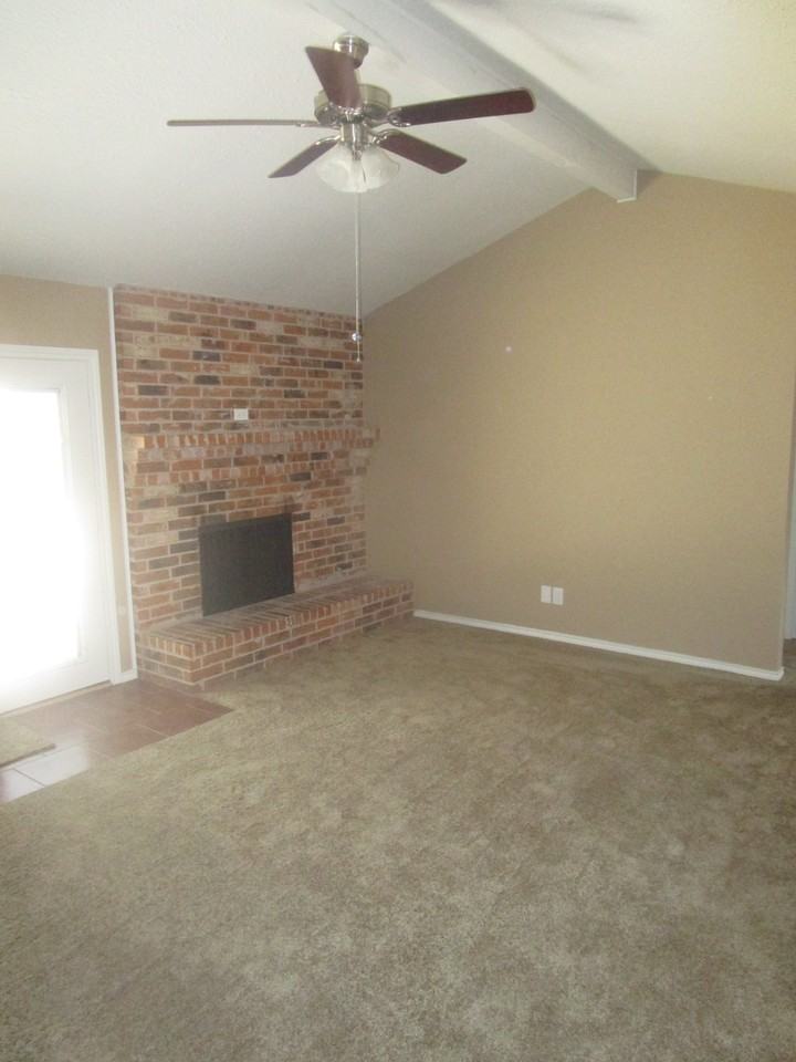 6605 Kitty Dr - Photo 3 of 14