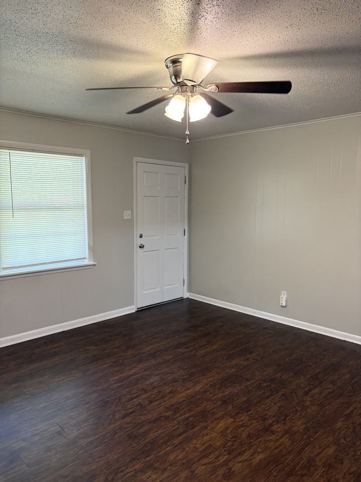 11201 Donnie Dr - Photo 3 of 22