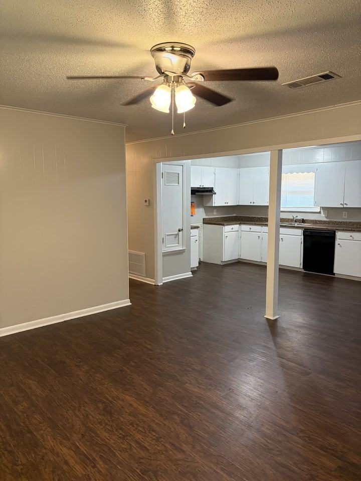 11201 Donnie Dr - Photo 4 of 22