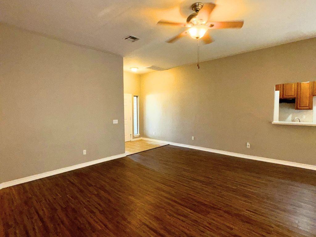 5328 Republic Dr - Photo 6 of 19
