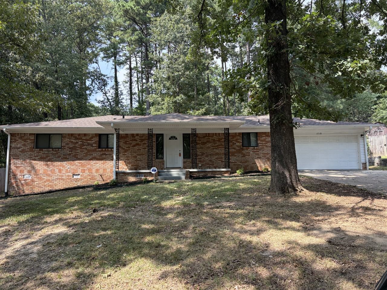 1710 Cedarhurst
