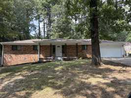 featured image of 1710 Cedarhurst