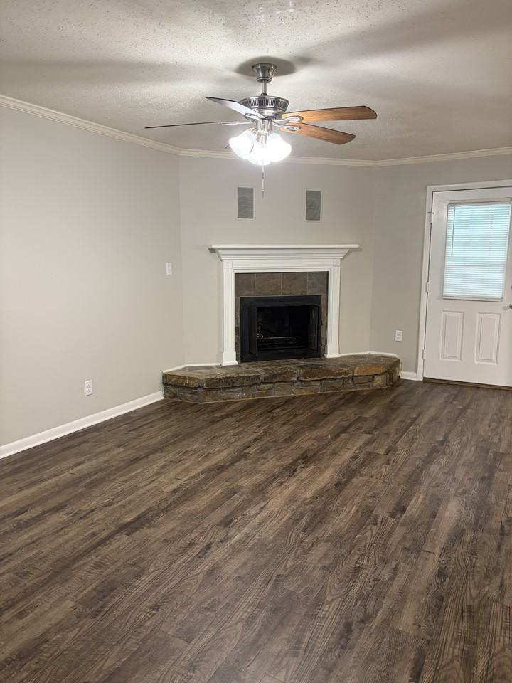 1710 Cedarhurst - Photo 6 of 22