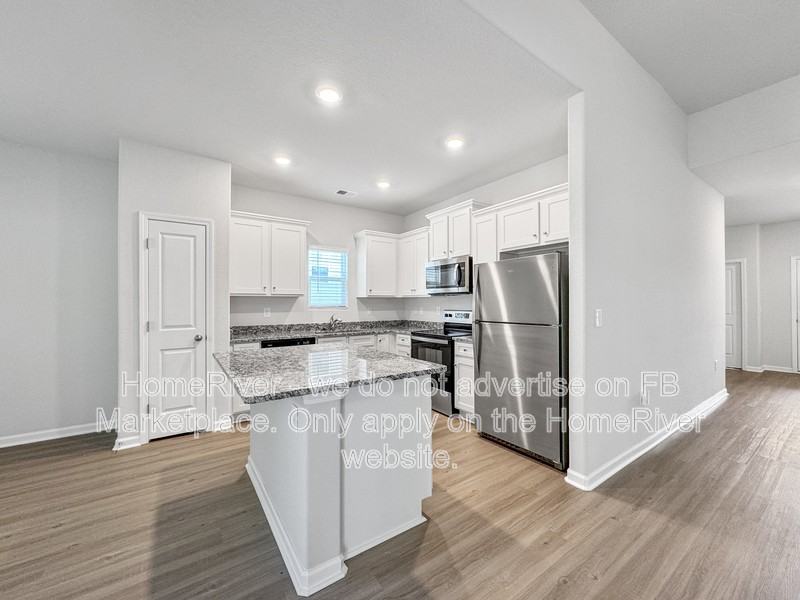 3110 Maple Ridge Dr - Photo 4 of 22