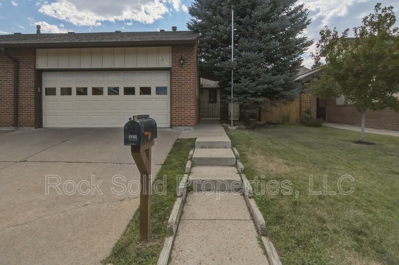 5416 Meadowbrook Dr - Photo 2 of 33