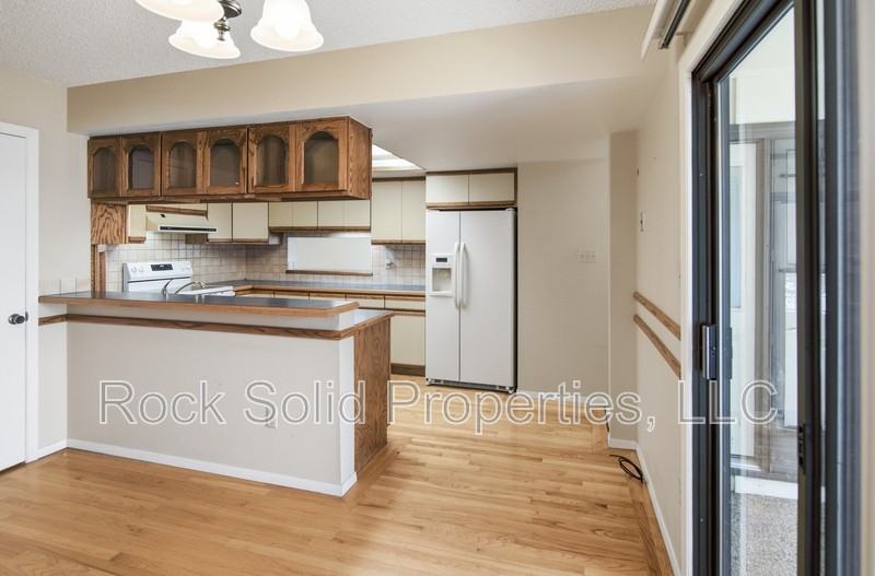 5416 Meadowbrook Dr - Photo 5 of 33