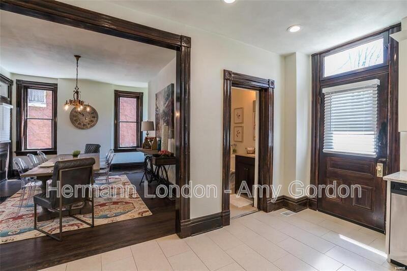 3922 Castleman Ave - Photo 4 of 44