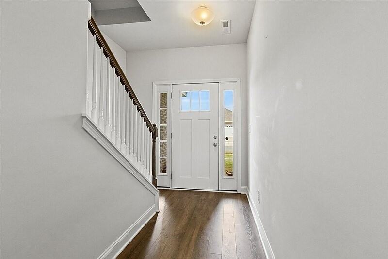 292 Abercorn Dr - Photo 3 of 15