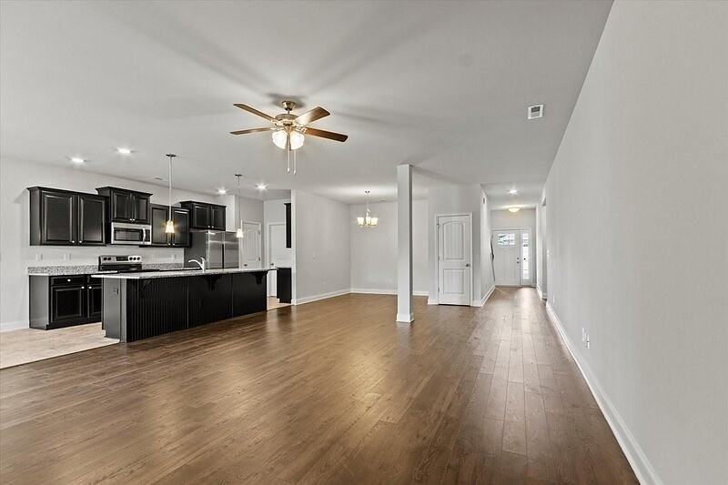 292 Abercorn Dr - Photo 6 of 15