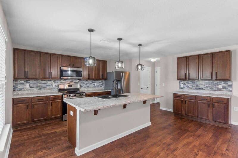 4905 Kensington Ln - Photo 6 of 36