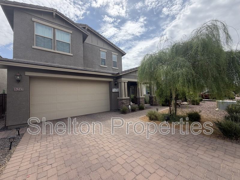 5217 N 79th Dr - Photo 2 of 6