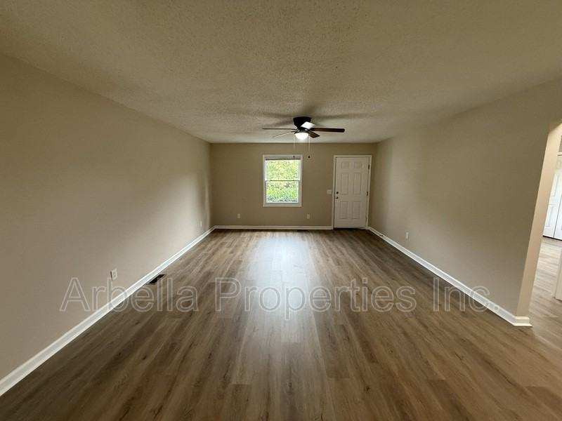 117 Rowe Ln #4 - Photo 4 of 20