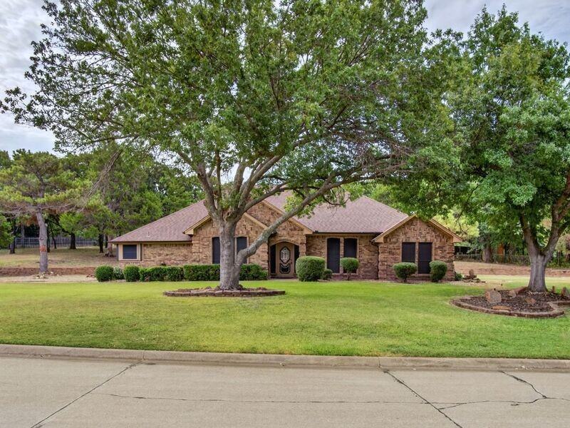 1013 Alamo Dr - Photo 2 of 37