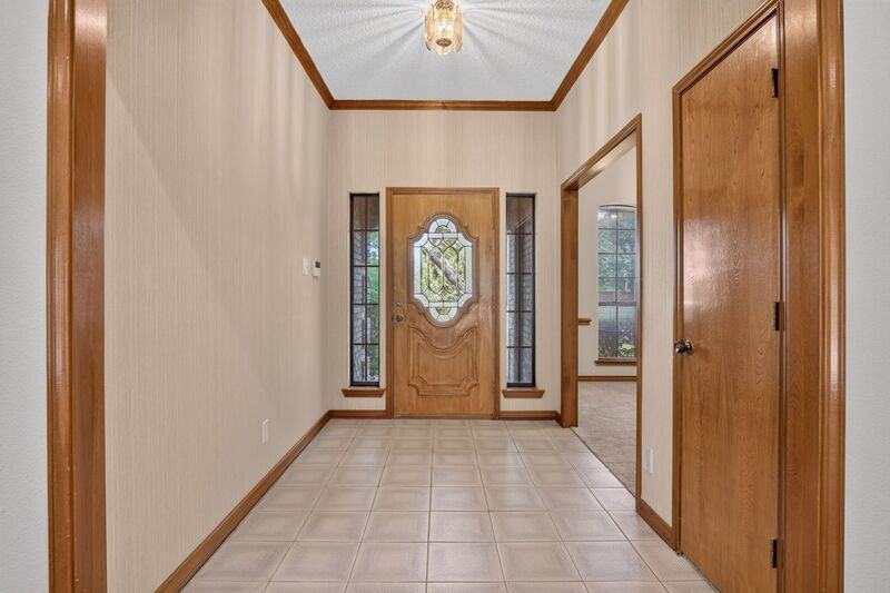 1013 Alamo Dr - Photo 3 of 37