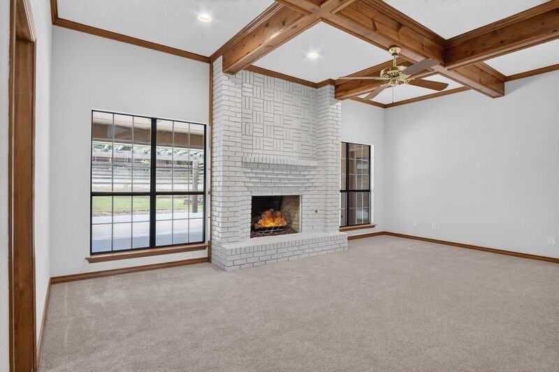 1013 Alamo Dr - Photo 5 of 37