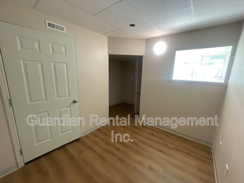 404 Ambrose St #2 - Photo 3 of 19