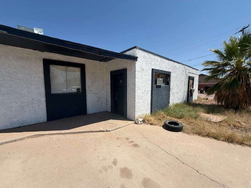 523 W 12th St #3 - Photo 2 of 7