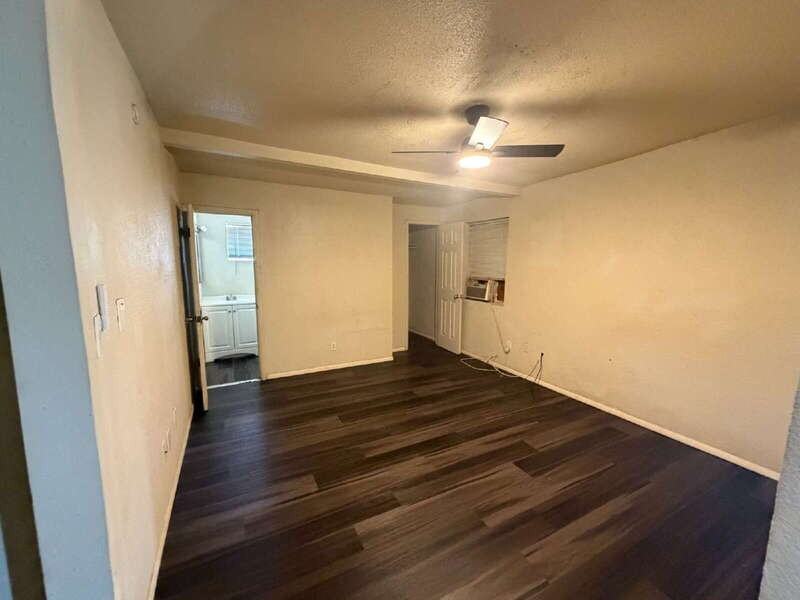 523 W 12th St #3 - Photo 5 of 7