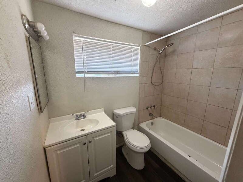 523 W 12th St #3 - Photo 7 of 7