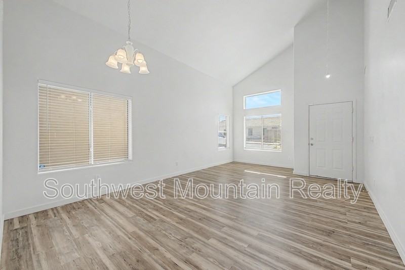33583 N Wash View Rd - Photo 4 of 50