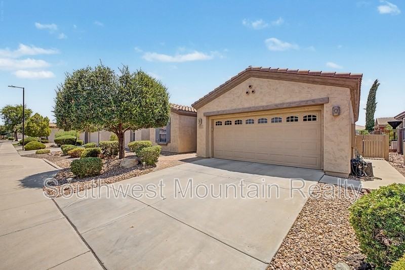 4265 E Azalea Dr - Photo 3 of 39