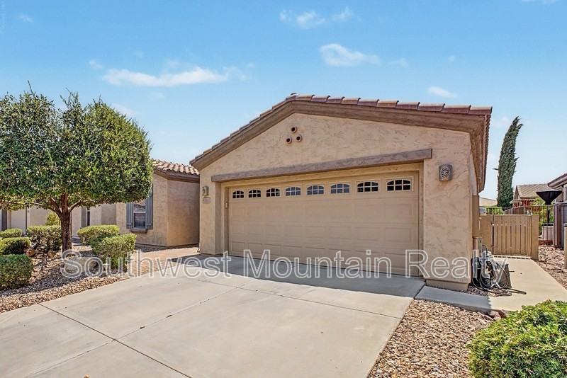 4265 E Azalea Dr - Photo 4 of 39