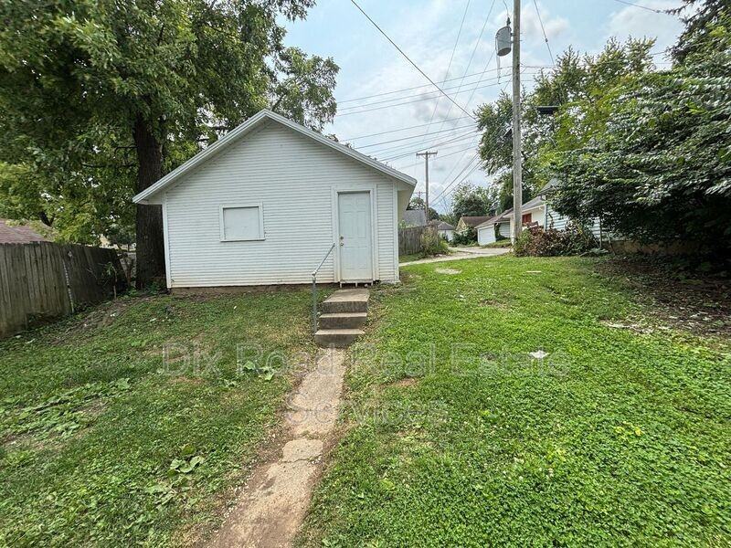 2312 Wyoming St - Photo 4 of 32