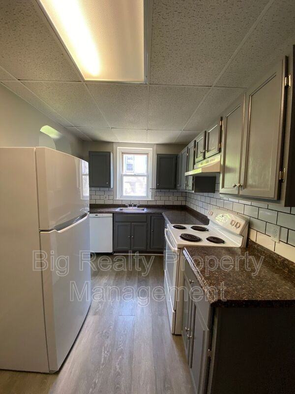 529 King St - Photo 3 of 11