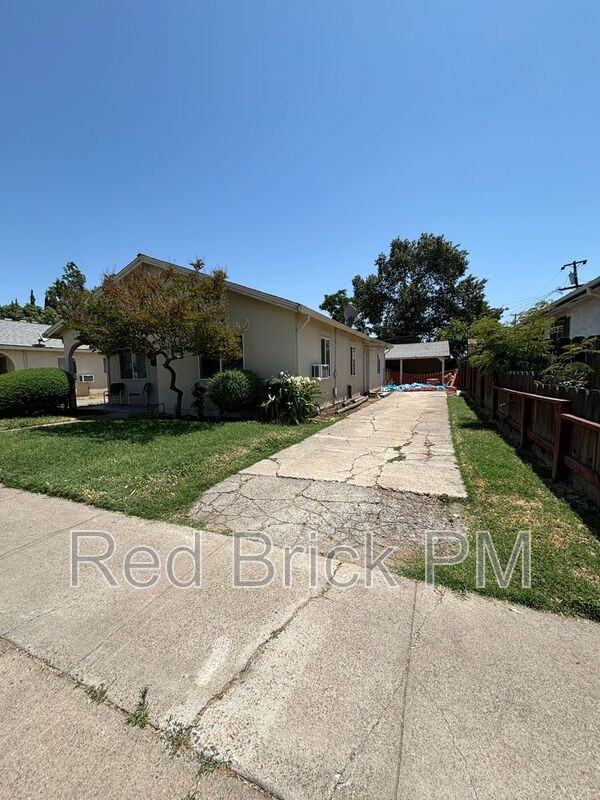 2240 Glen Ave - Photo 3 of 11
