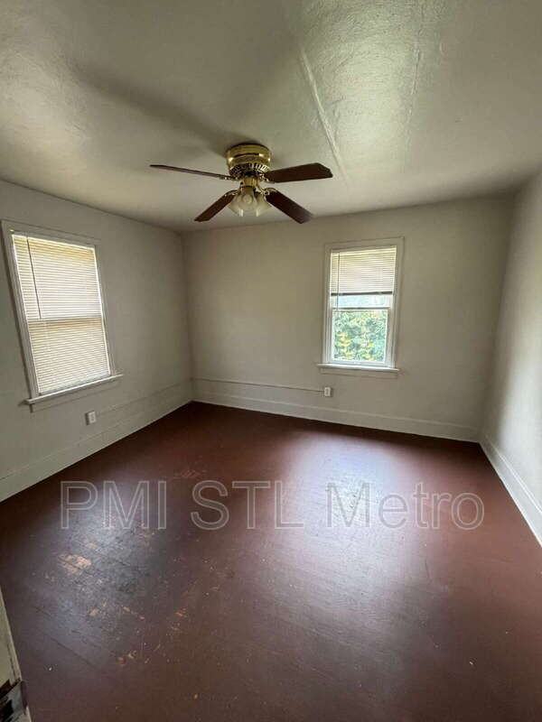 5336 Fletcher St - Photo 4 of 11