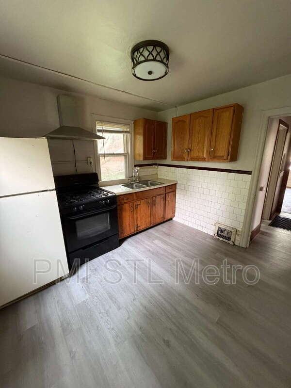 5336 Fletcher St - Photo 7 of 11