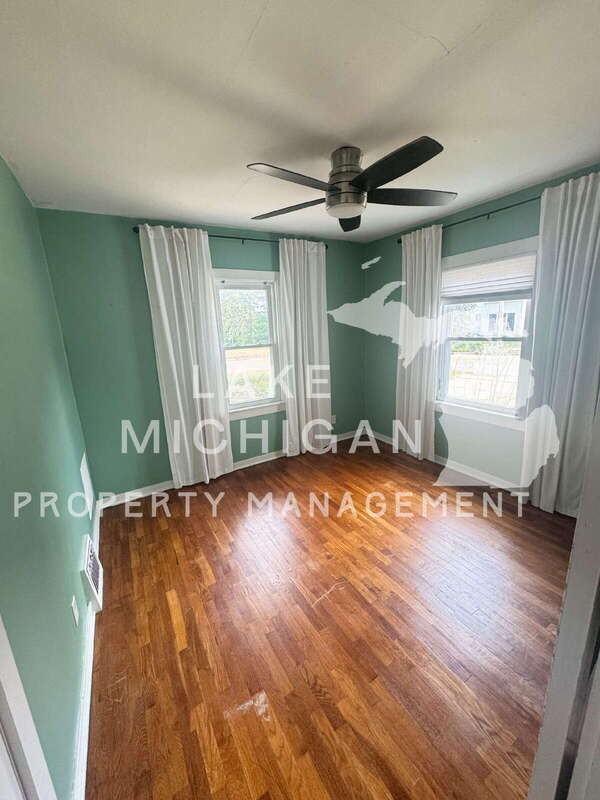 5771 School Ave - Photo 4 of 8
