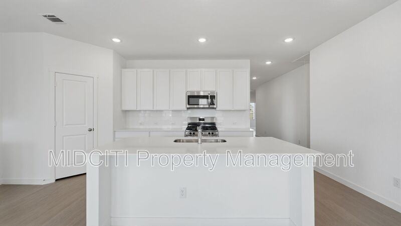 1304 Apron Trl - Photo 7 of 40