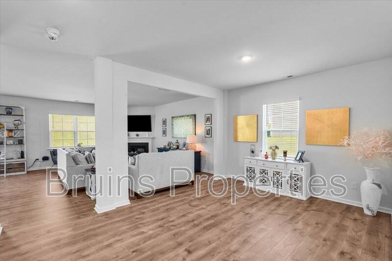 349 Willowbrooke Way - Photo 3 of 34