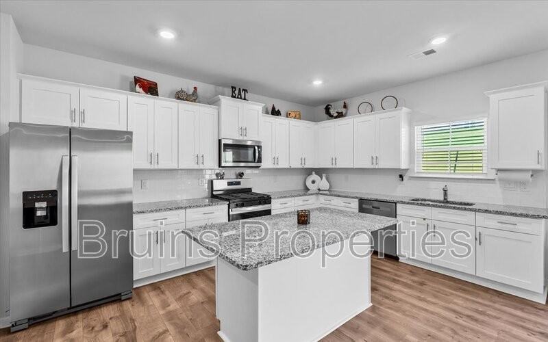 349 Willowbrooke Way - Photo 7 of 34
