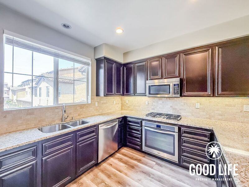 133 Playa Cir - Photo 4 of 42