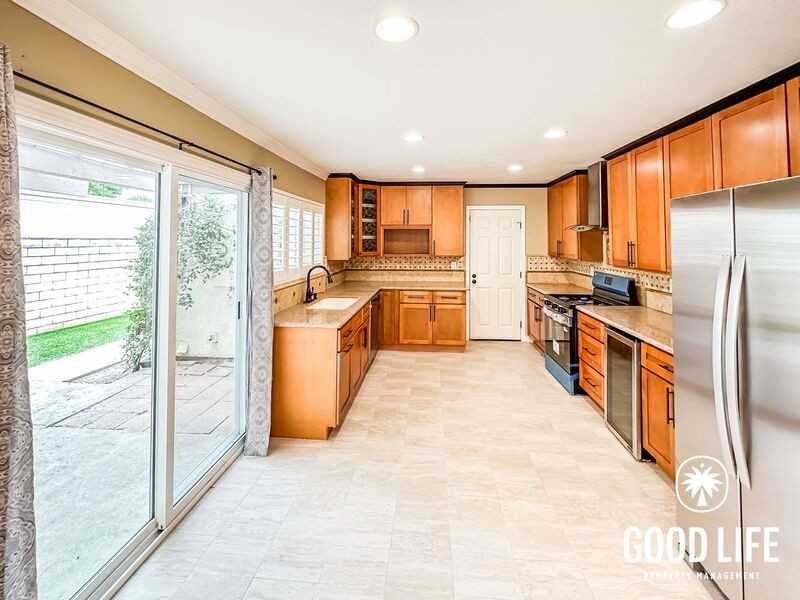 5572 E Vista Del Este - Photo 6 of 34